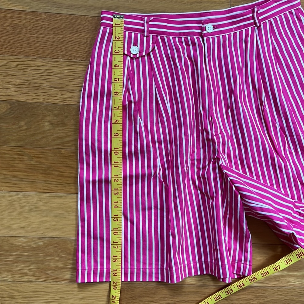 Shorts - Picture 2 of 5